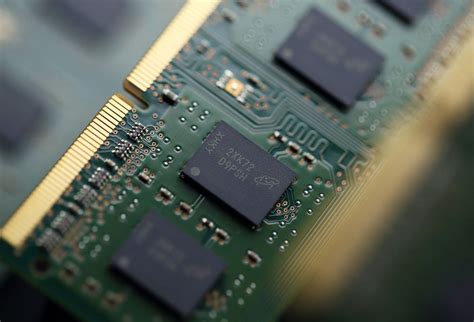 DDR vs SDRAM .